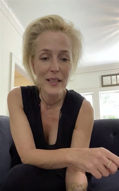 Gillian Anderson swears off bras and is letting it all hang out